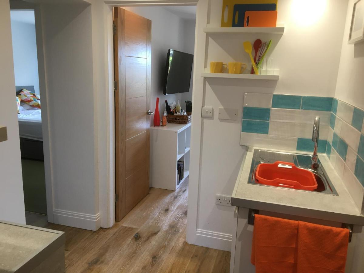 The Wrens Annexe - Stylish Self-Contained 2-Bed Annexe بينزانس المظهر الخارجي الصورة